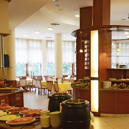 فندق Orpheus بامبوروفو