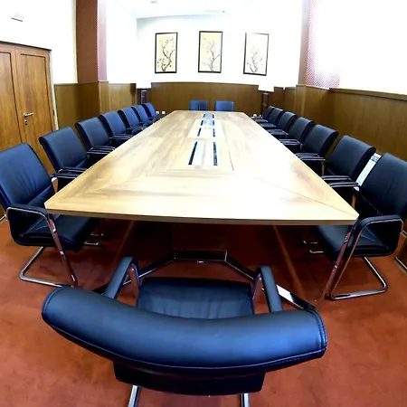 فندق Orpheus بامبوروفو